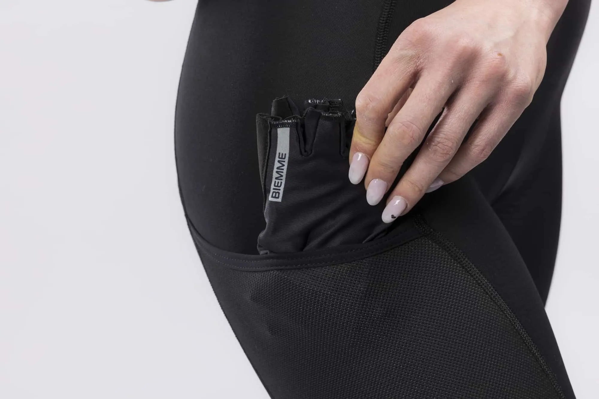 LEGEND CARGO SHORTS WOMEN