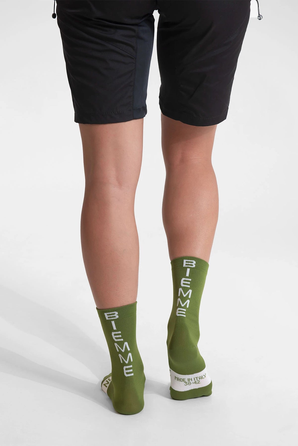 #colore_kaki