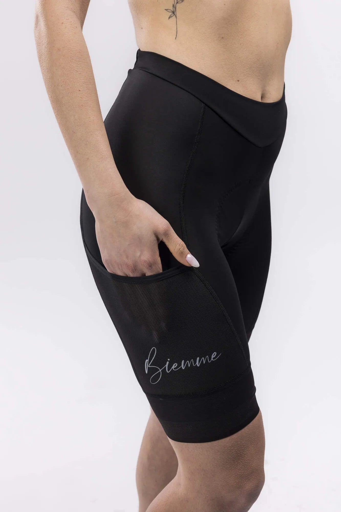 LEGEND CARGO SHORTS WOMEN