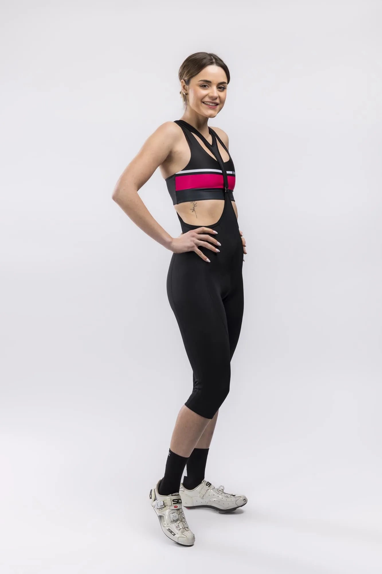 YPSILON 3/4 SHORTS WOMEN